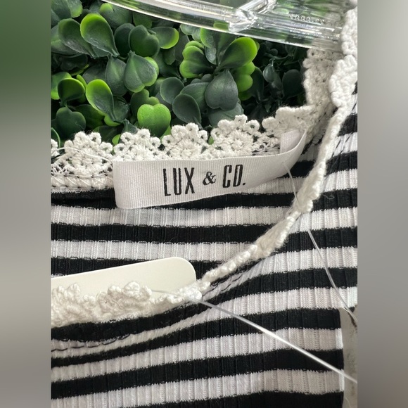 LUX & Company Stitchfix Maternity Top - Picture 2 of 4